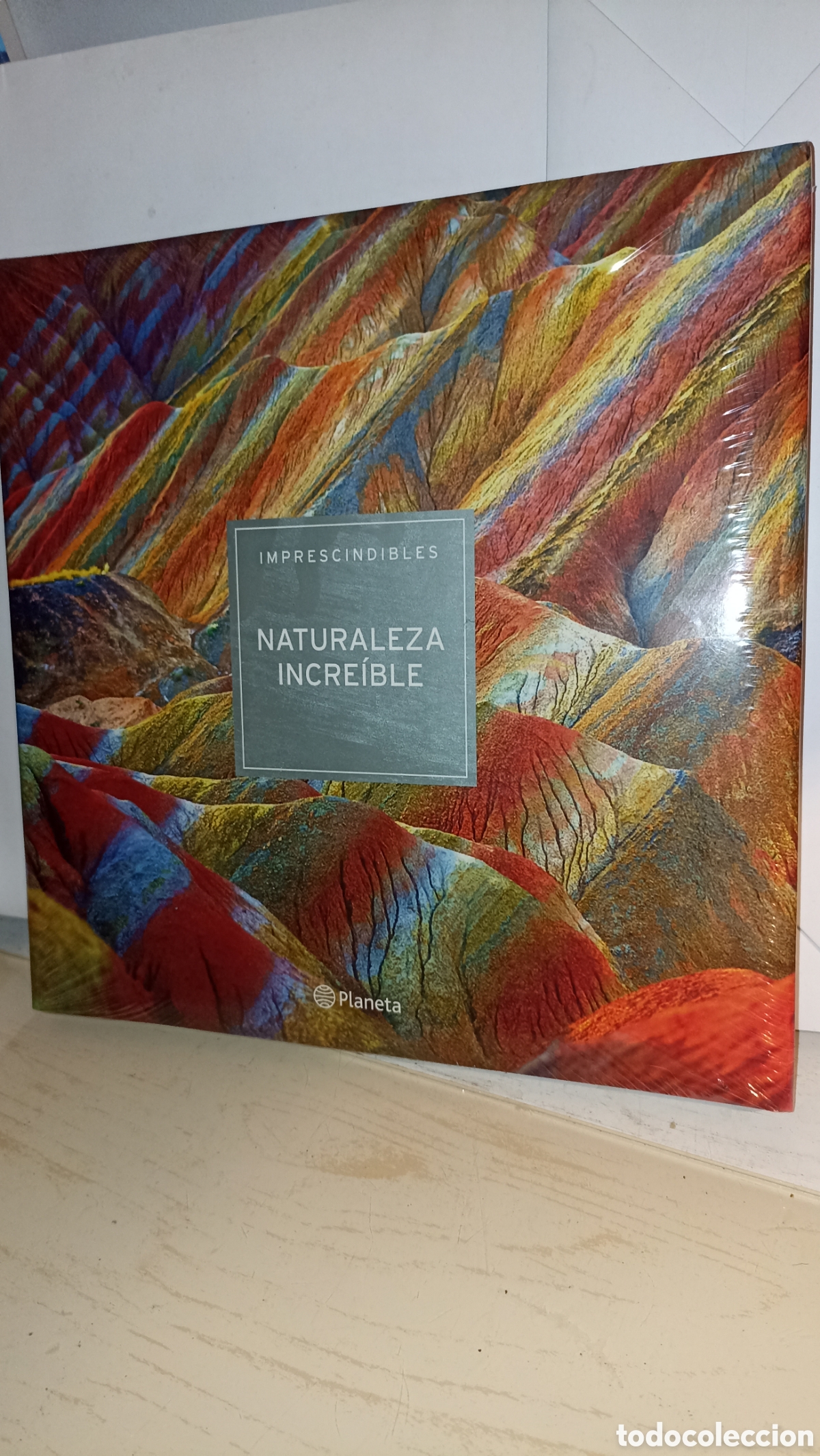 Libros: &laquo;Imprescindibles: Naturaleza incre&iacute;ble&raquo; de la Editorial Planeta (edici&oacute;n de lujo de 2015).