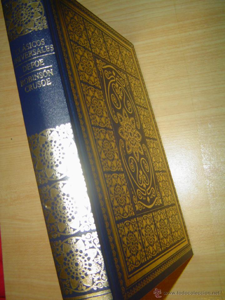 Libros de segunda mano: CL&Aacute;SICOS UNIVERSALES. DEFOE. ROBINS&Oacute;N CRUSOE - Foto 1