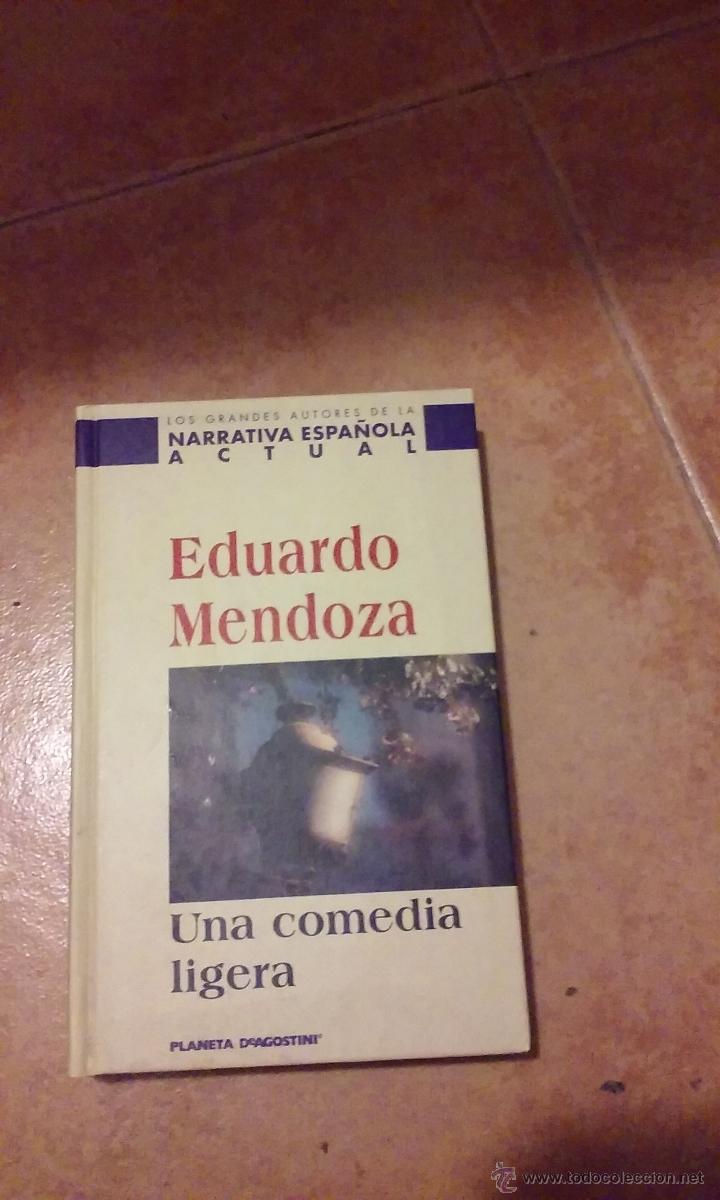 Libros de segunda mano: UNA COMEDIA LIGERA - EDUARDO MENDOZA - Foto 1