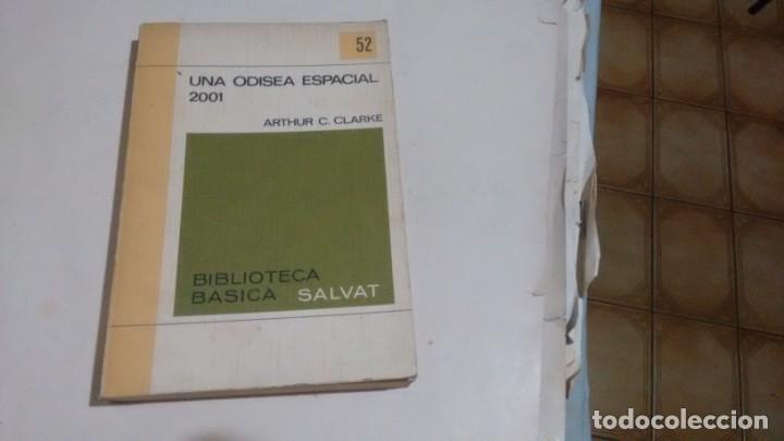 Libros de segunda mano: ARTHUR C. CLARKE - UNA ODISEA ESPACIAL - Foto 1