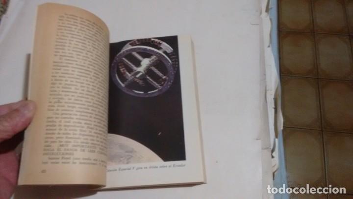 Libros de segunda mano: ARTHUR C. CLARKE - UNA ODISEA ESPACIAL - Foto 4