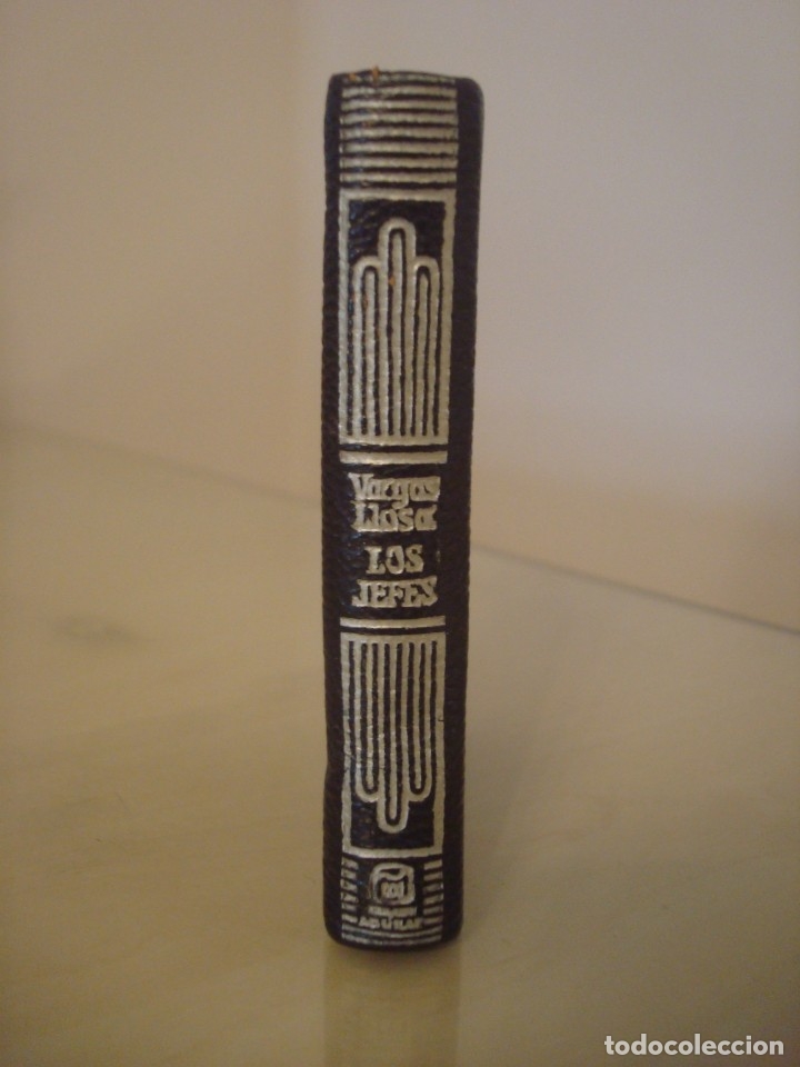 Libros de segunda mano: VARGAS LLOSA. LOS JEFES. AGUILAR. CRISOL&Iacute;N N&ordm;37. - Foto 1