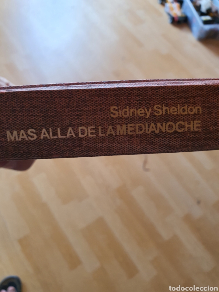 Libros de segunda mano: M&aacute;s all&aacute; de la medianoche Sidney Sheldon - Foto 1