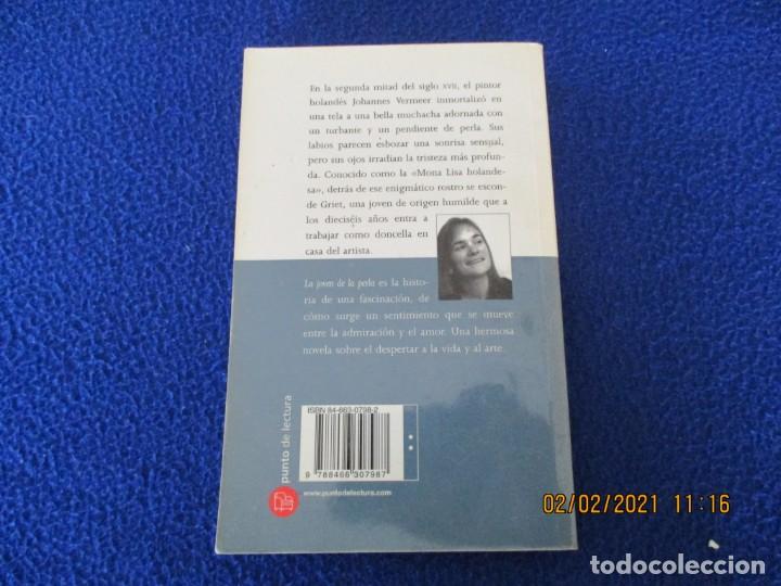 Libros de segunda mano: LA JOVEN DE LA PERLA Tracy Chevalier Santillana Ediciones 2002 - Foto 2