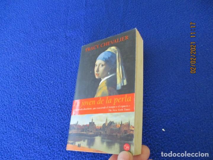 Libros de segunda mano: LA JOVEN DE LA PERLA Tracy Chevalier Santillana Ediciones 2002 - Foto 6