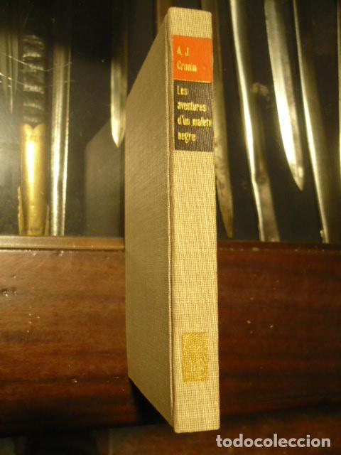 Libros de segunda mano: Les Aventures dun Malet&iacute; Negre, A. J. Cron&iacute;n, en catalan. - Foto 1