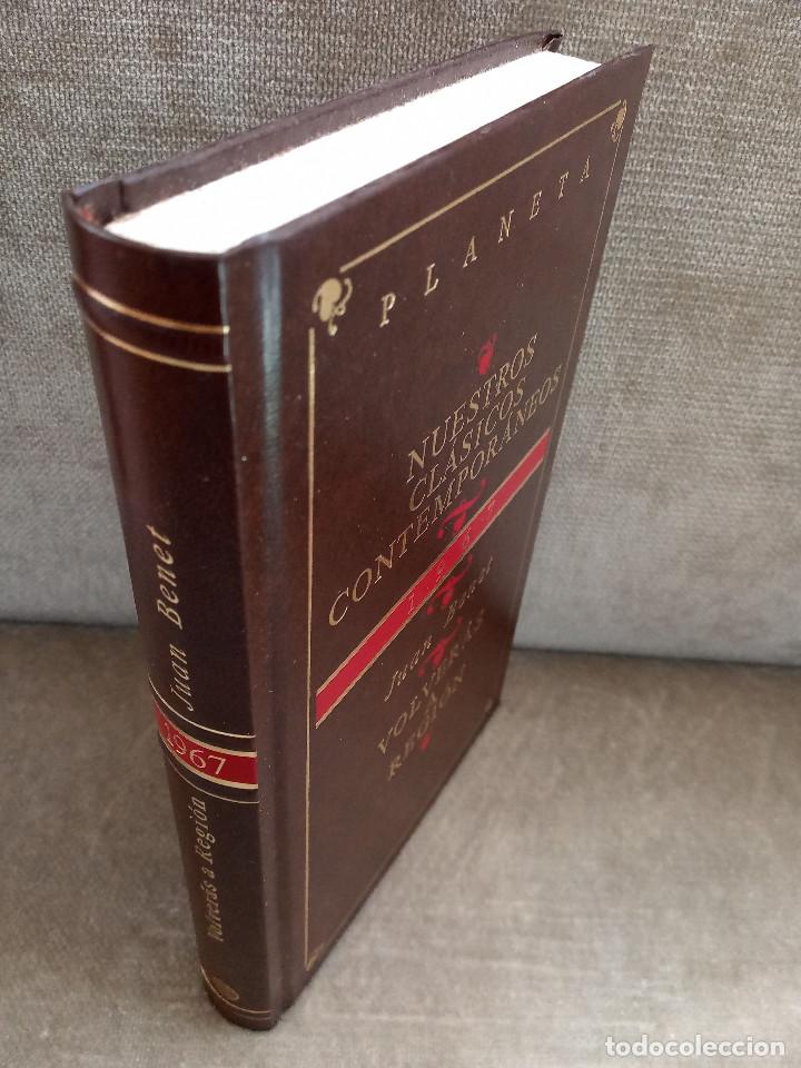 Libros de segunda mano: JUAN BENET - VOLVER&Aacute;S A REGI&Oacute;N - PLANETA, 1998 - Foto 2