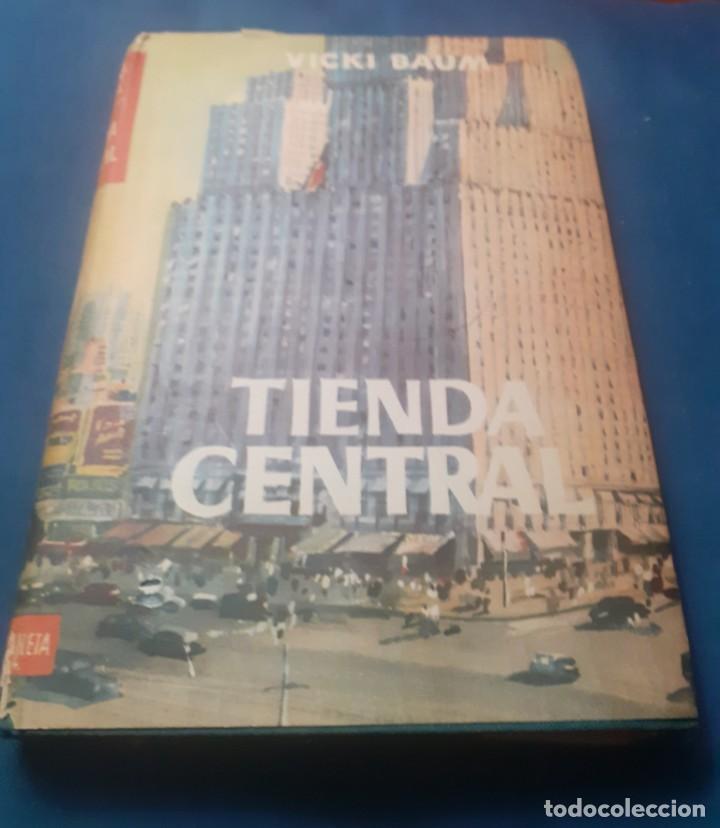 Libros de segunda mano: libro de Vicky Baum Tienda Central de 1958 - Foto 1