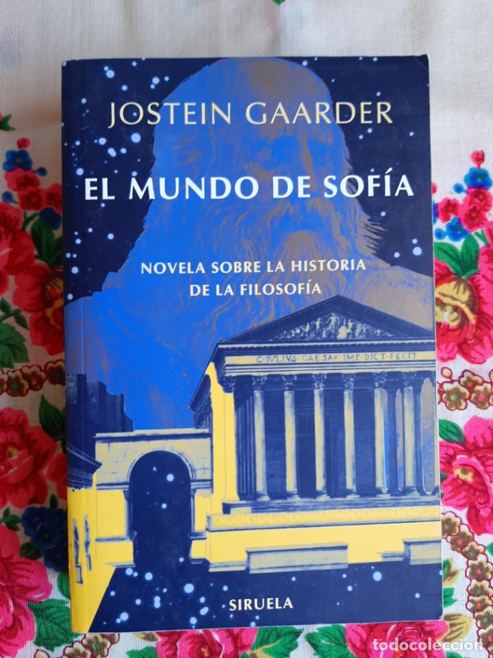 Libros de segunda mano: El mundo de Sof&iacute;a - Gaarder, Jostein - Foto 1