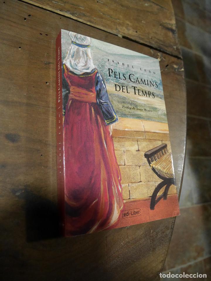 Libros de segunda mano: Pels Camins del Temps, Isabel Ledo, en catalan. - Foto 1