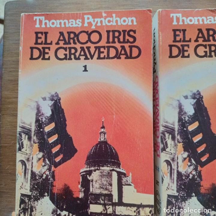 Libros de segunda mano: THOMAS PYNCHON - EL ARCO IRIS DE GRAVEDAD (2 TOMOS) - GRIJALBO - Foto 4