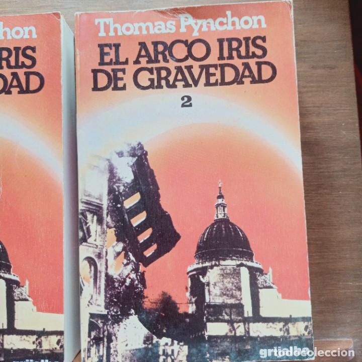 Libros de segunda mano: THOMAS PYNCHON - EL ARCO IRIS DE GRAVEDAD (2 TOMOS) - GRIJALBO - Foto 6