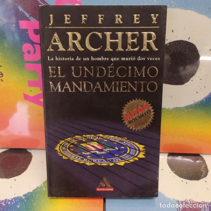 Libros de segunda mano: El und&eacute;cimo mandamiento - Archer, Jeffrey - Foto 1