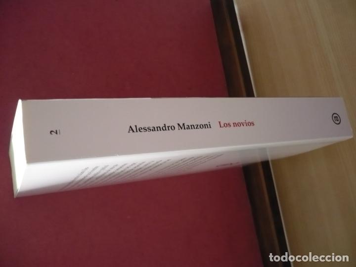 Libros de segunda mano: Los Novios. Alessandro Manzoni. Ediciones Akal, 2005. - Foto 3