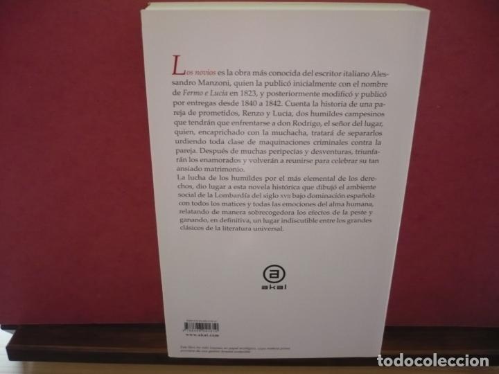 Libros de segunda mano: Los Novios. Alessandro Manzoni. Ediciones Akal, 2005. - Foto 4