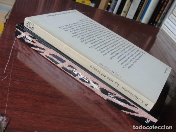 Libros de segunda mano: lote 2 libros ROBERT L. STEVENSON isla del tesoro + la flecha negra - Foto 3