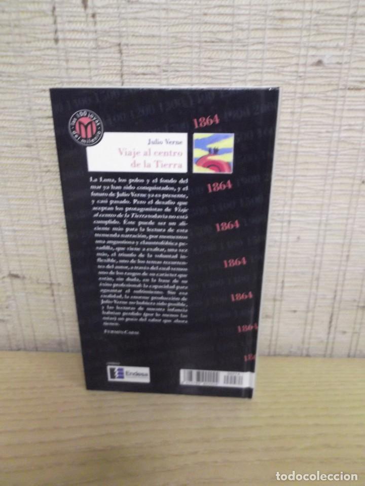 Libros de segunda mano: Viaje al centro de la tierra de Julio Verne con pr&oacute;logo de Ferm&iacute;n Cabal. - Foto 2