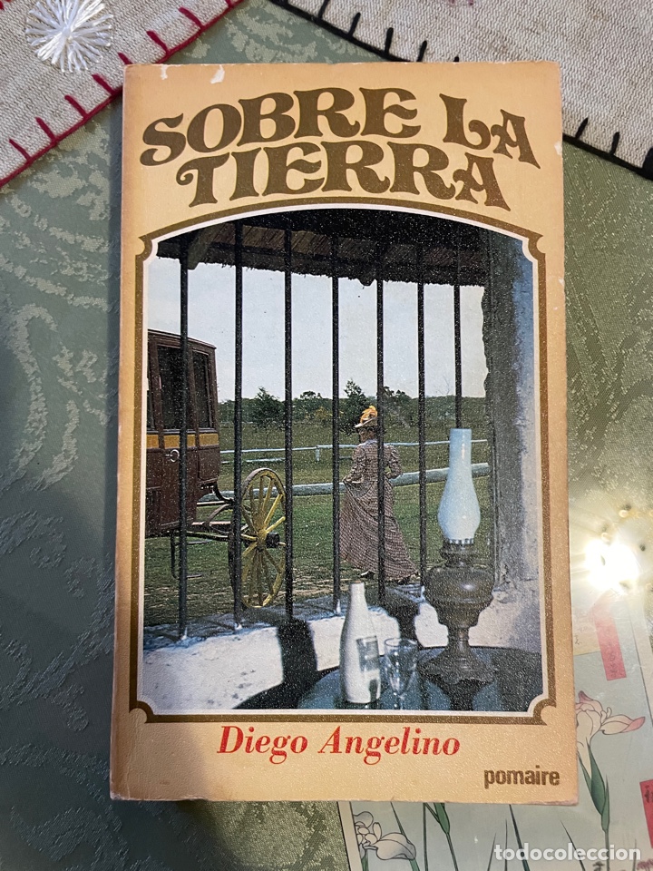 Libros de segunda mano: Sobre la tierra (Diego Angelino) - Foto 1