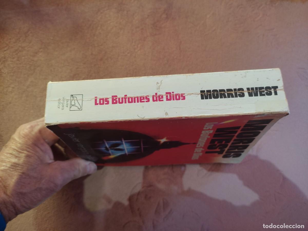 Libros de segunda mano: Los Bufones de Dios Morris West Ed Vergara 1981 - Foto 2