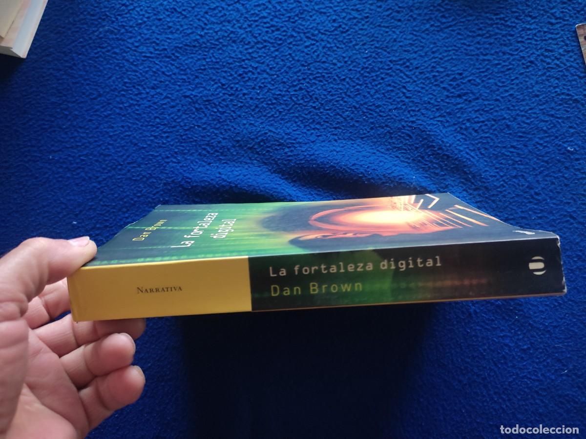 Libros de segunda mano: La Fortaleza Digital Dan Brown Ediciones Urano 2006 - Foto 2