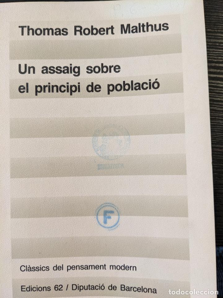 Libros de segunda mano: Un assaig sobre el principi de poblaci&oacute; - Thomas Robert Malthus - Foto 1