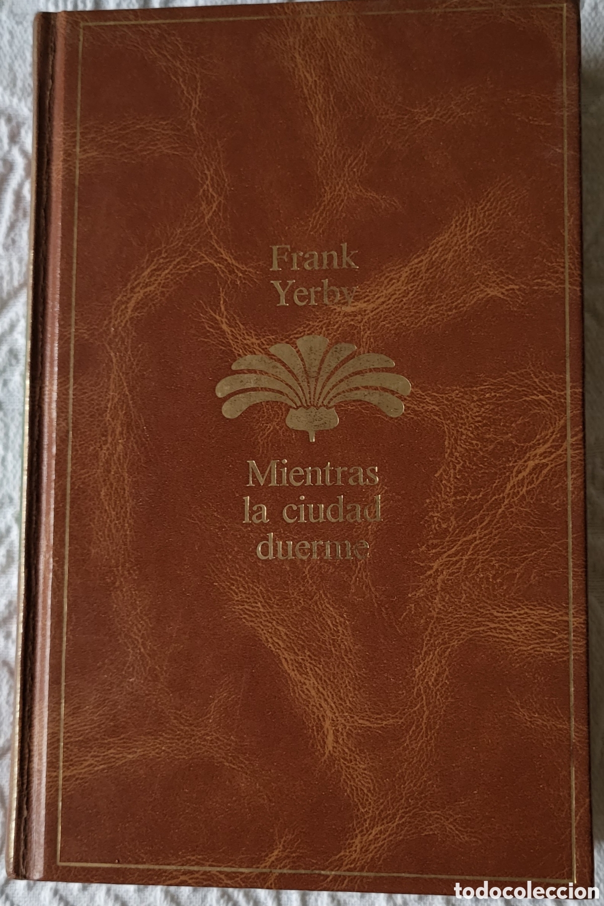 Libros de segunda mano: Mientras la ciudad duerme/FRANK YERBY - Foto 1