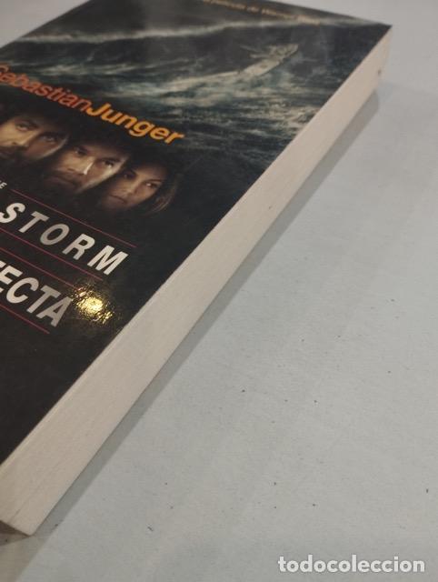 Libros de segunda mano: Sebastian Junger - The perfect Storm / La tormenta perfecta - Foto 2