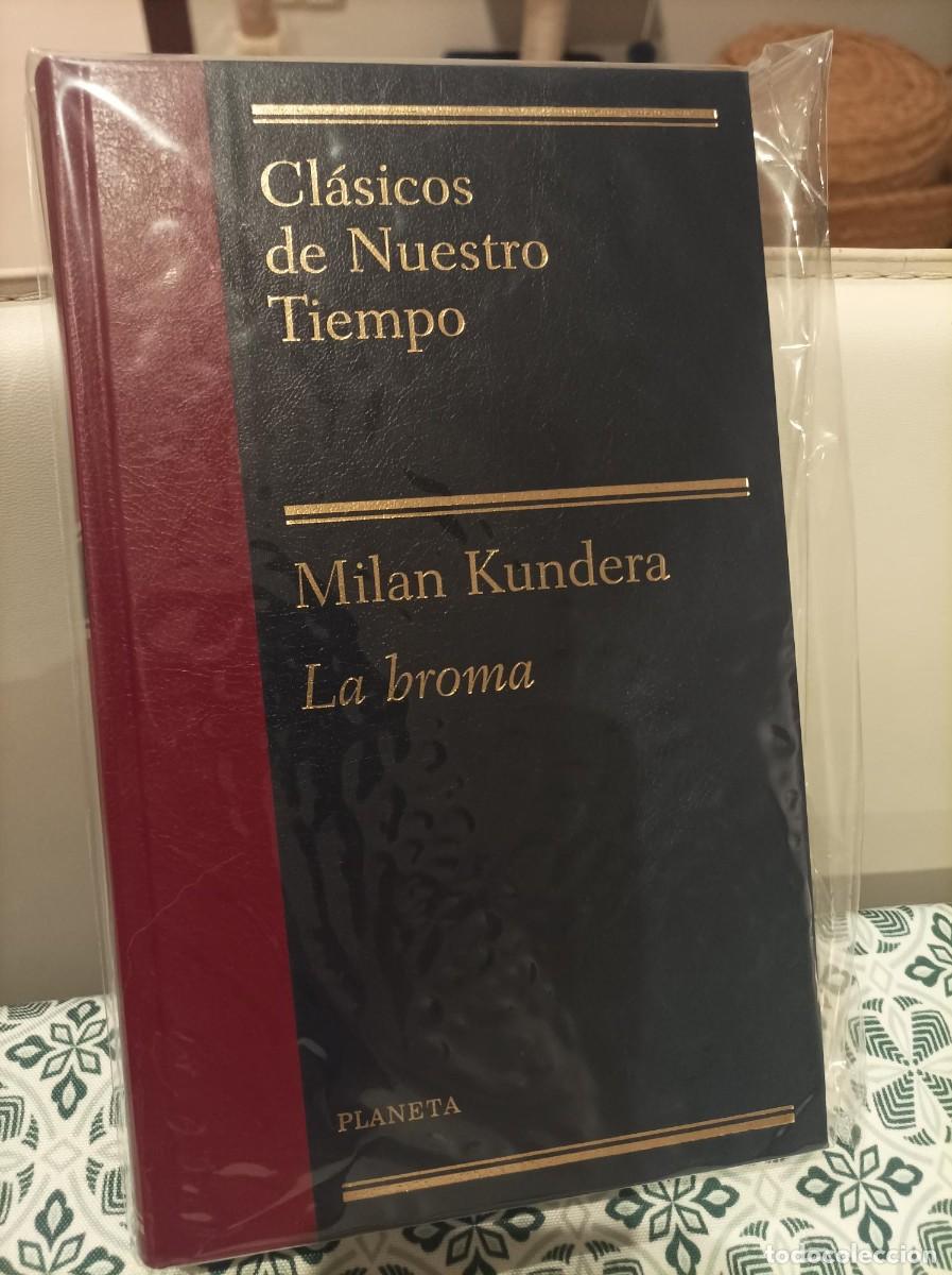 Libros de segunda mano: LA BROMA. MILAN KUNDERA. PLANETA. - Foto 1