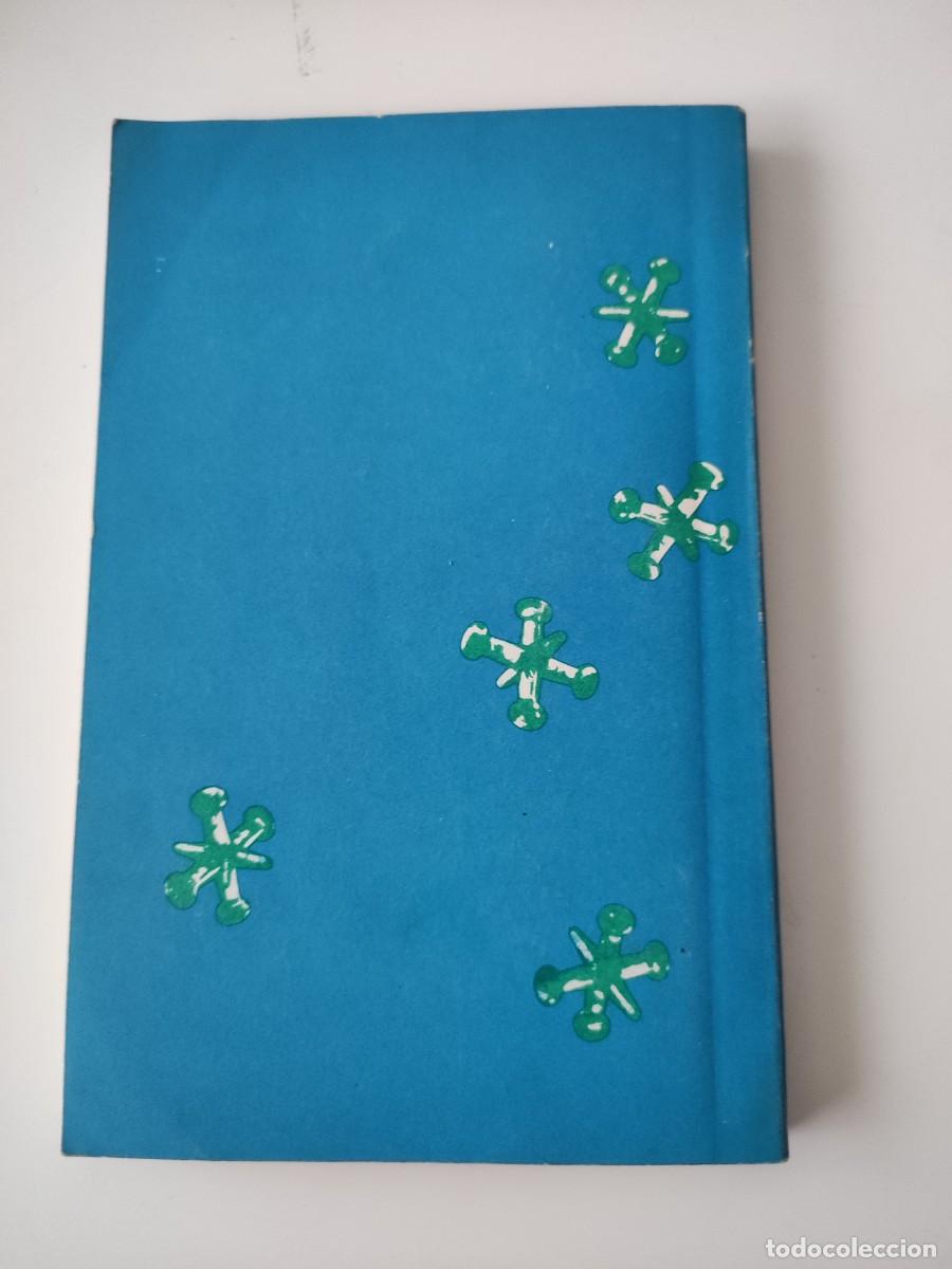 Libros de segunda mano: Caperucita en la zona roja. Manlio Argueta. - Foto 2