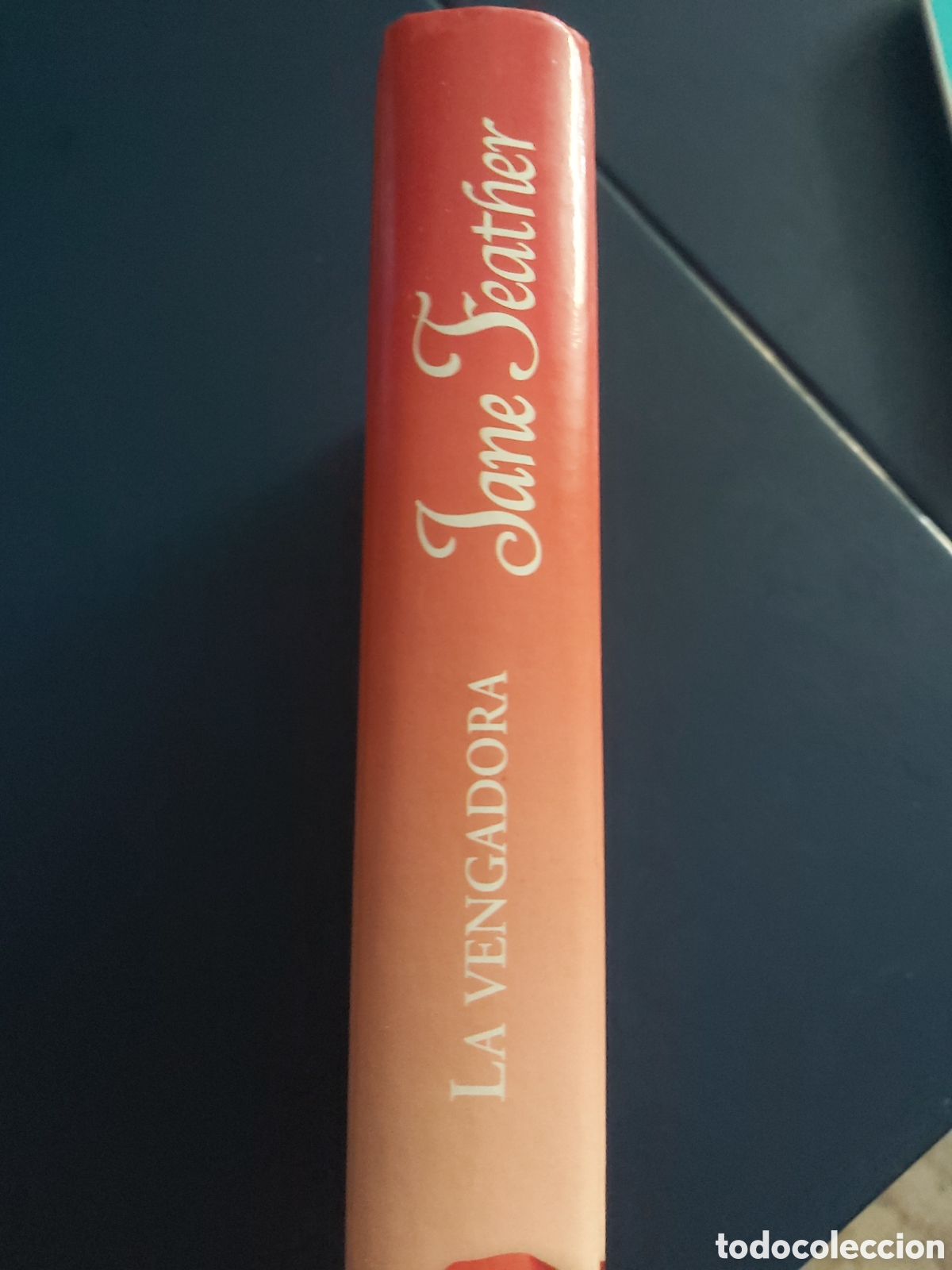 Libros de segunda mano: LA VENGADORA # JANE FEATHER # ED. RBA # 2007 - Foto 2
