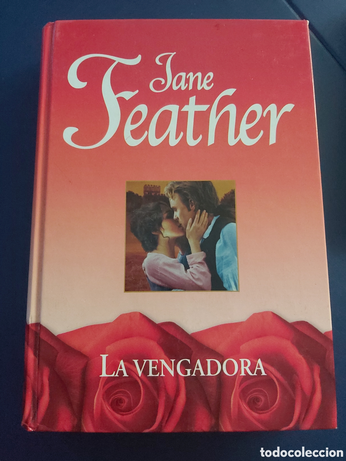 Libros de segunda mano: LA VENGADORA # JANE FEATHER # ED. RBA # 2007 - Foto 1