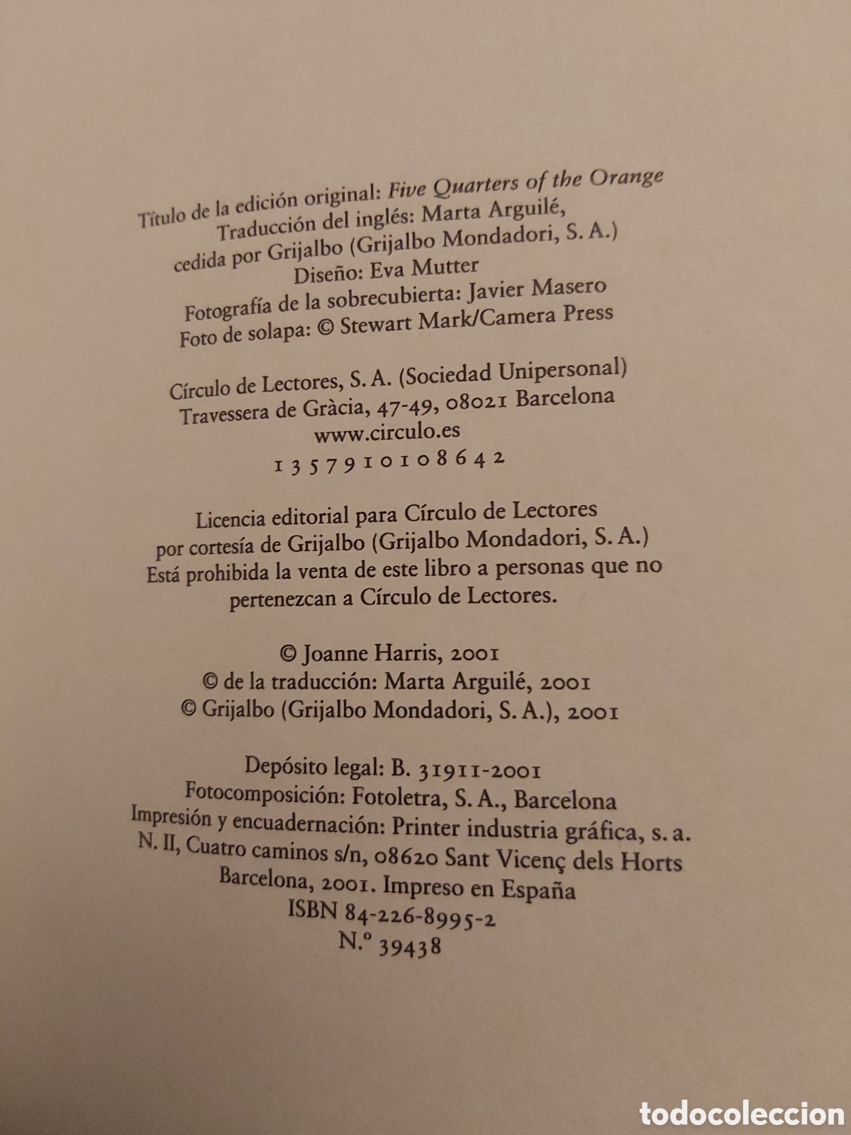 Libros de segunda mano: CINCO CUARTOS DE NARANJA # JOANNE HARRIS # C&Iacute;RCULO DE LECTORES # 2001 - Foto 5