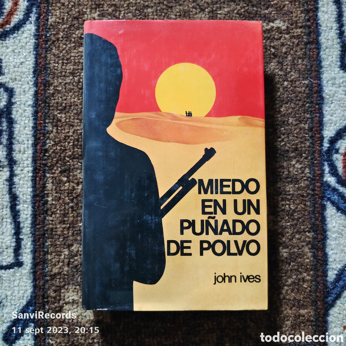 Libros de segunda mano: MIEDO EN UN PU&Ntilde;ADO DE POLVO (JOHN IVES) - Foto 1
