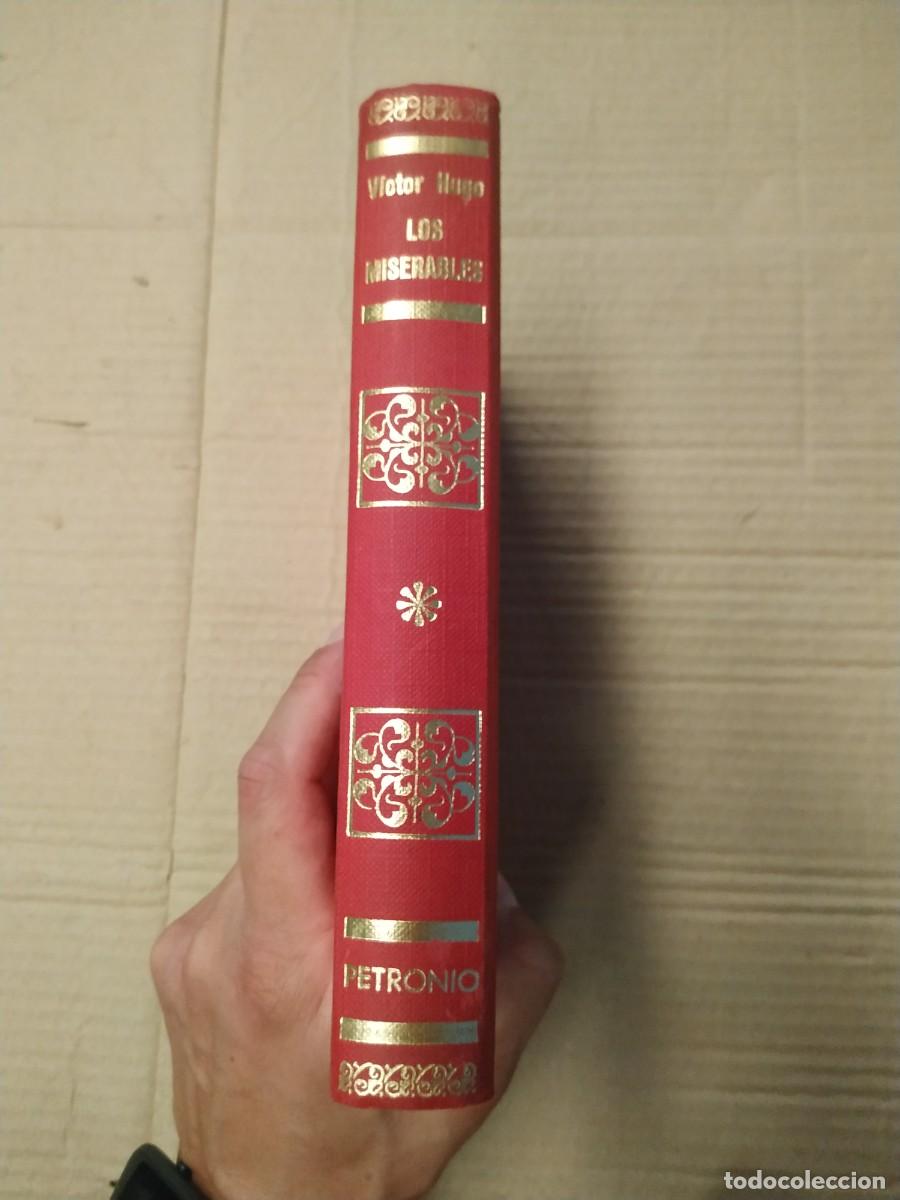 Libros de segunda mano: Los miserables II - V&iacute;ctor Hugo. Petronio - Foto 1
