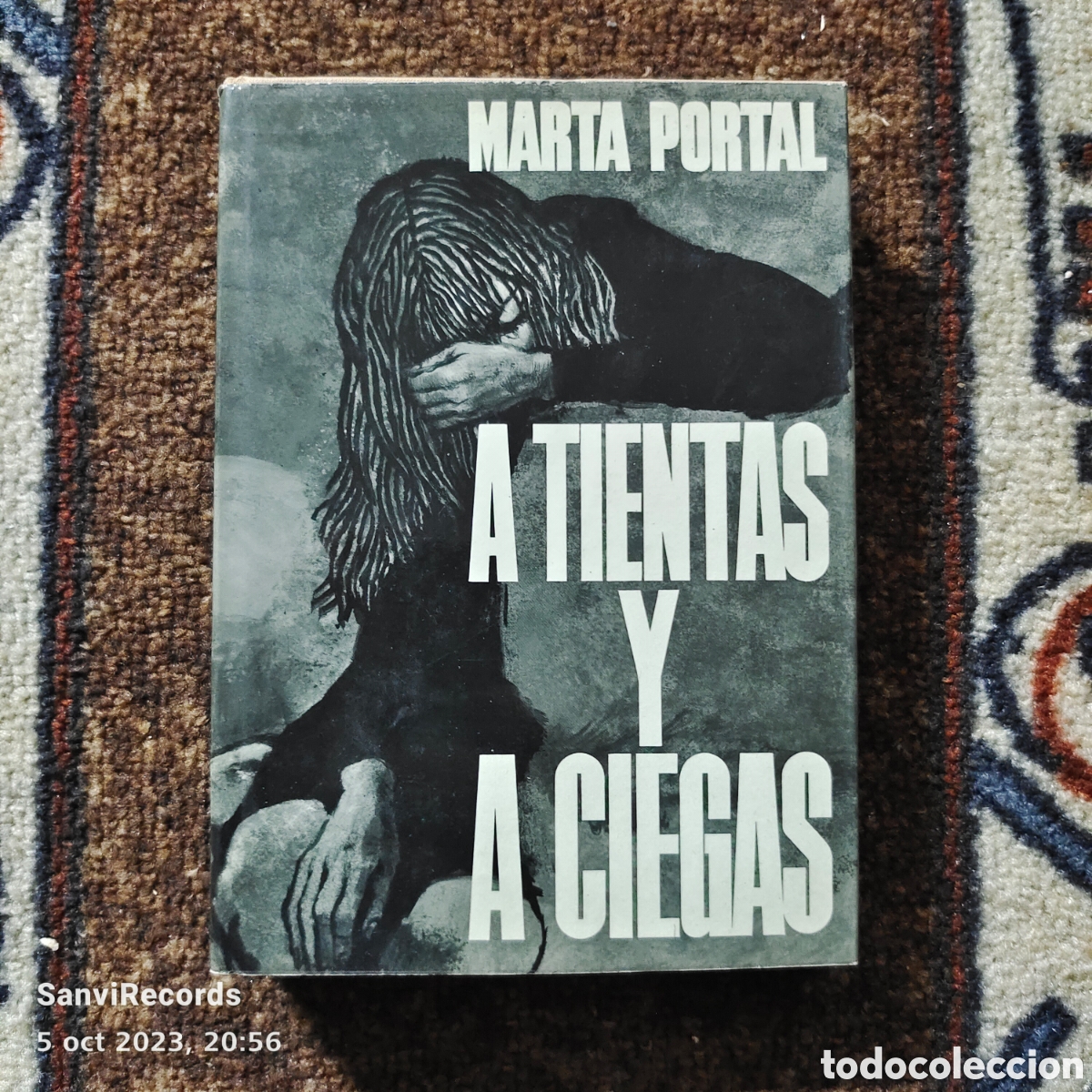 Libros de segunda mano: A TIENTAS Y A CIEGAS (MARTA PORTAL) - Foto 1
