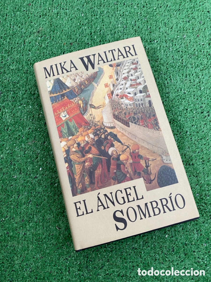 Libros de segunda mano: Mika Waltari - El &aacute;ngel sombr&iacute;o - Foto 1