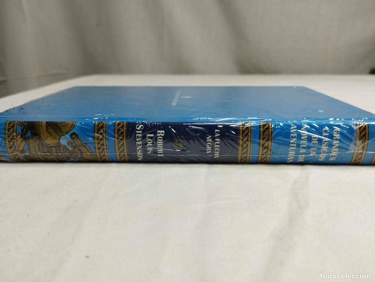 Libros de segunda mano: La flecha negra. Robert Louis Stevenson - Foto 2