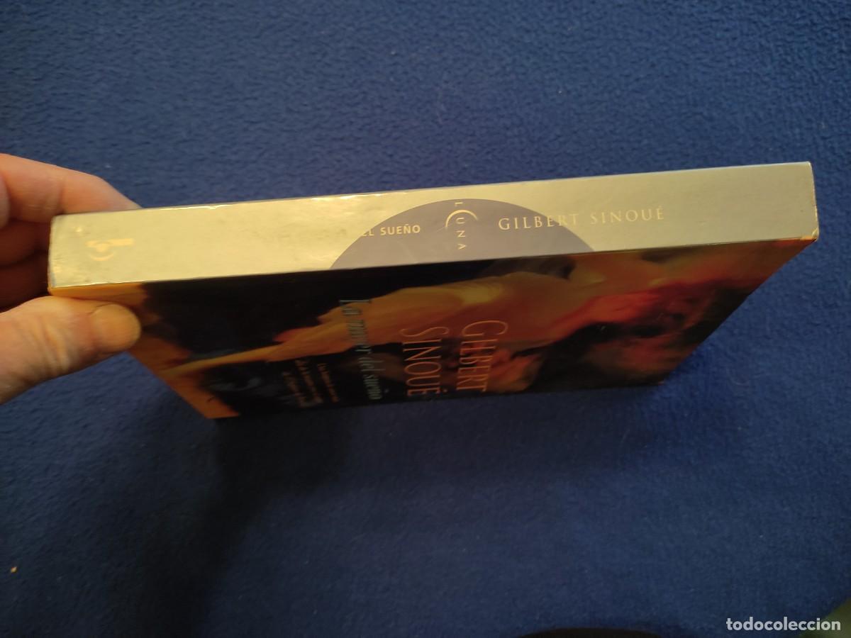 Libros de segunda mano: La Mujer del Sue&ntilde;o Gilbert Sinou&eacute; Ediciones B,S.A.2002 - Foto 2