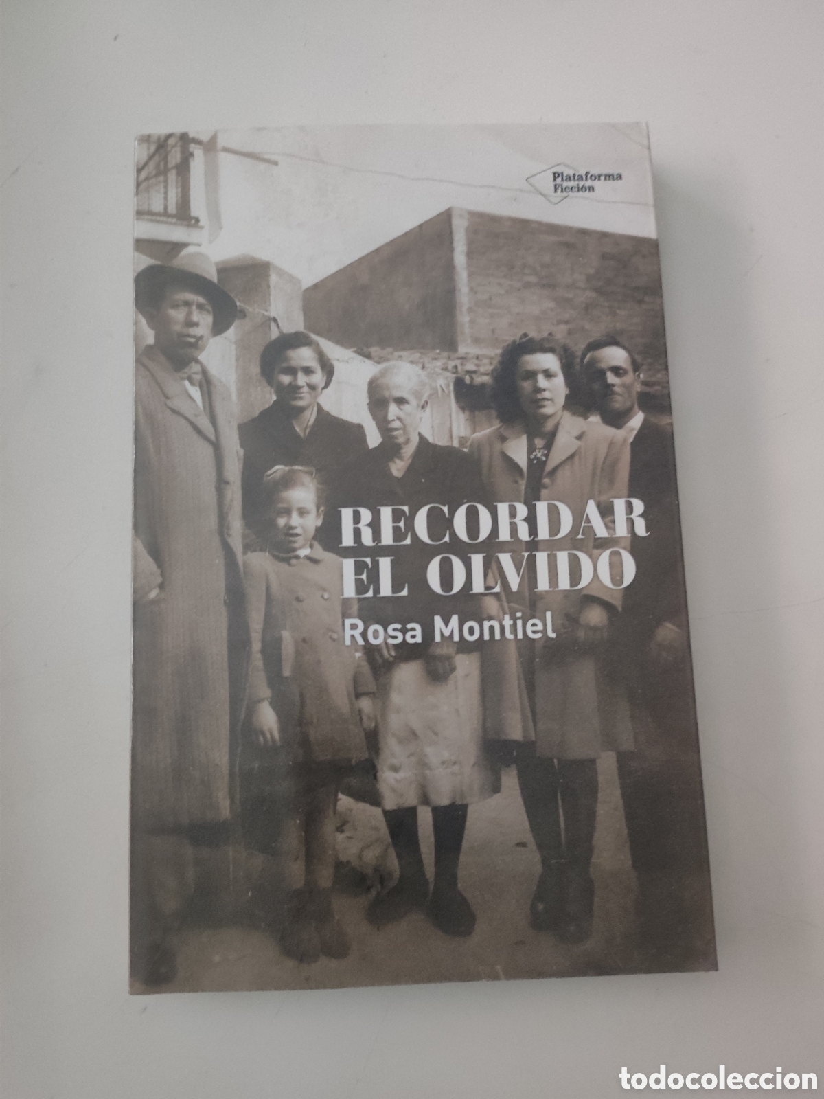 Libros de segunda mano: RECORDAR EL OLVIDO .- Rosa Montiel . - Foto 1