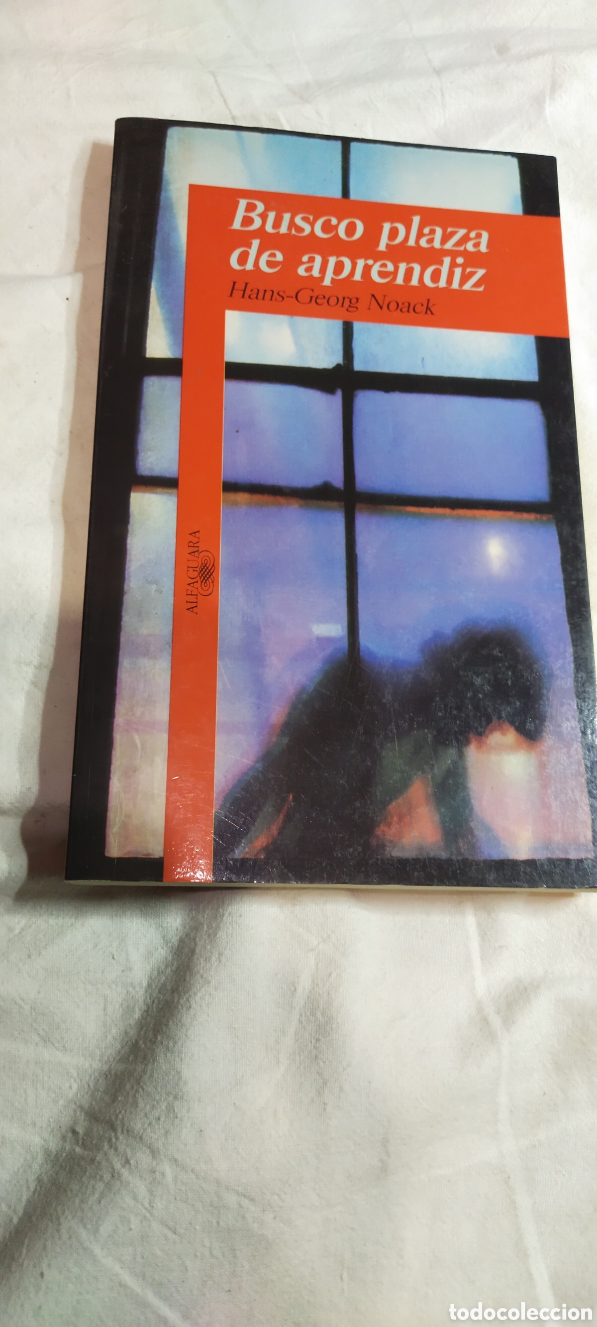 Libros de segunda mano: Busco plaza de aprendiz - Foto 1