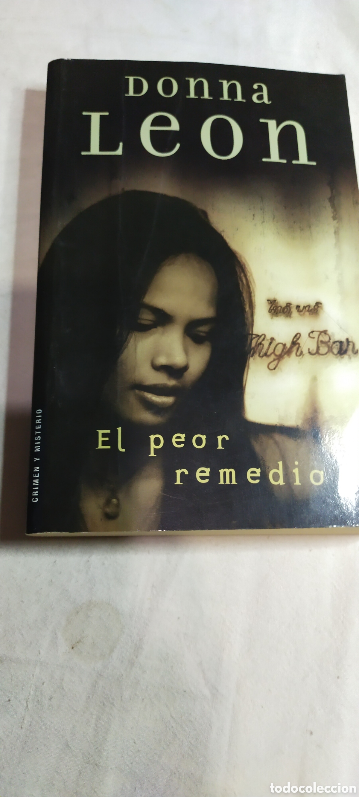 Libros de segunda mano: El peor remedio. Donna Le&oacute;n. - Foto 1