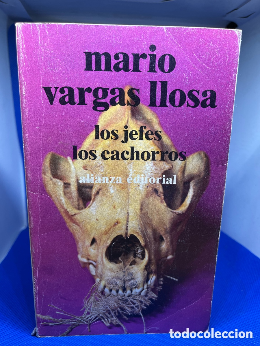 Libros de segunda mano: MARIO VARGAS LLOSA &ldquo; Los jefes , Los cachorros&rdquo; - Foto 1