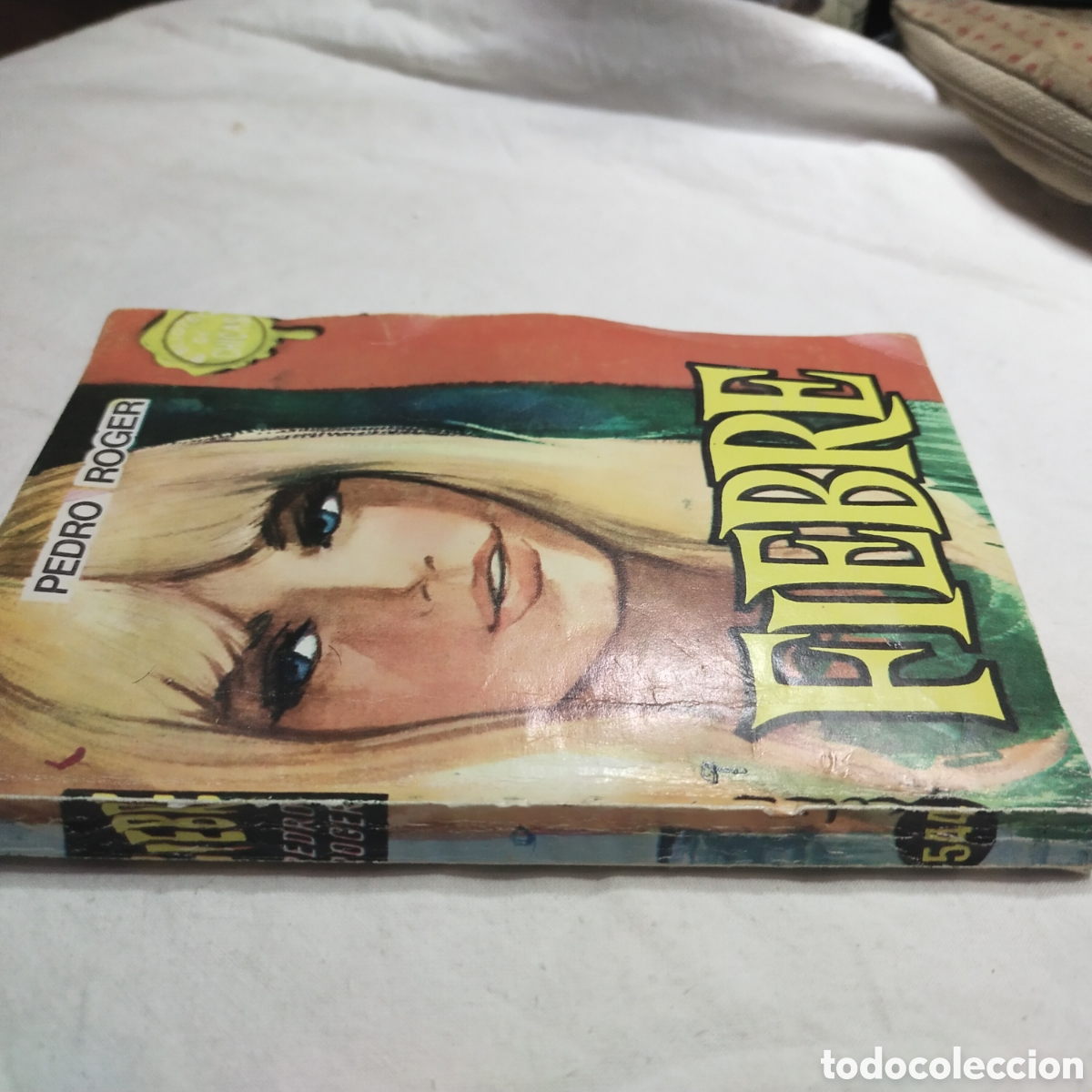 Libros de segunda mano: Fiebre. Pedro Roger. - Foto 2