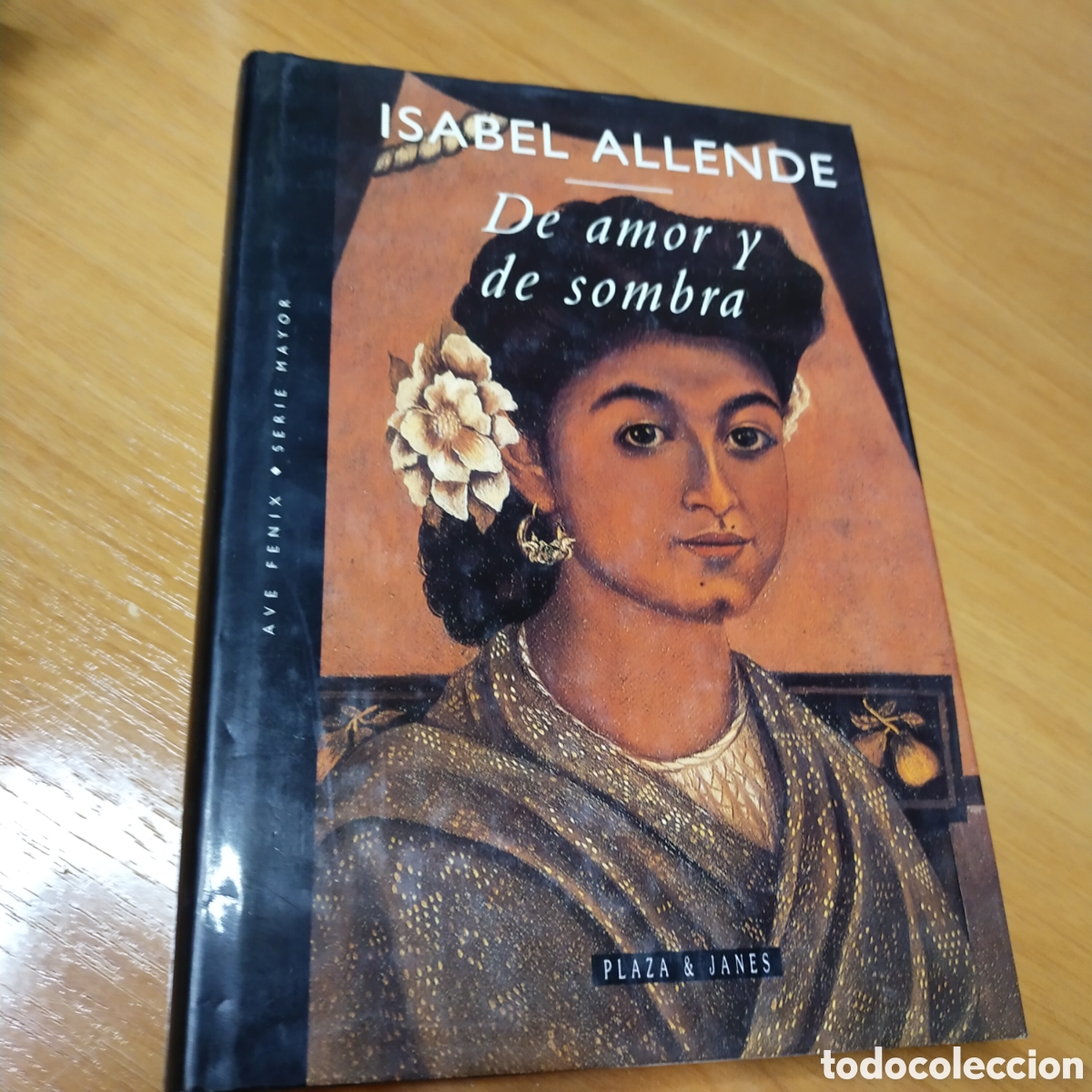 Libros de segunda mano: De amor y de sombra Isabel Allende - Foto 1