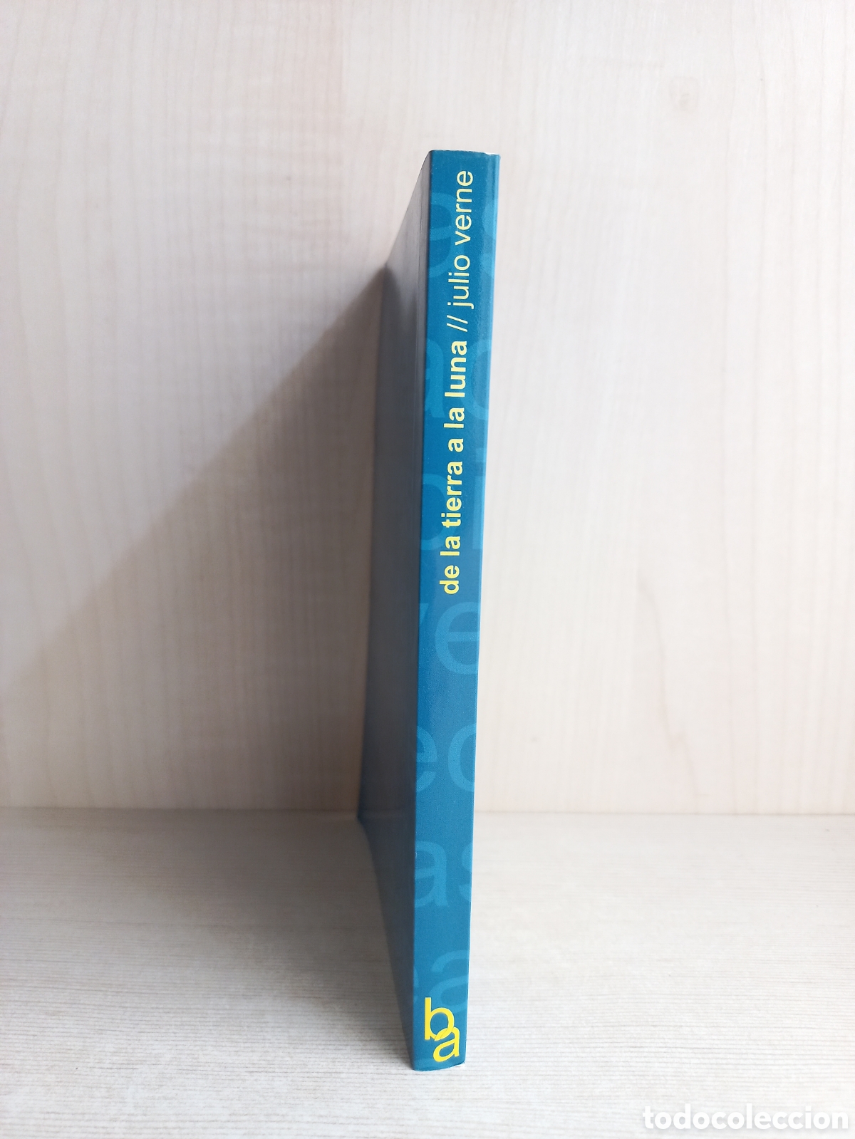 Libros de segunda mano: De la Tierra a la Luna. Julio Verne. Bolsillo. - Foto 2