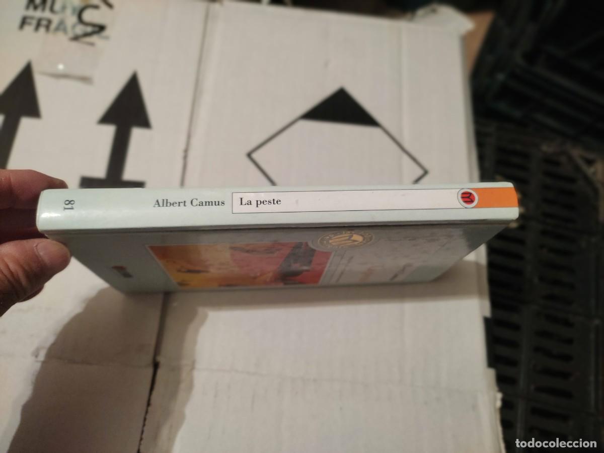 Libros de segunda mano: La Peste Albert Cam&uacute;s Ed. El Mundo 1999 - Foto 3