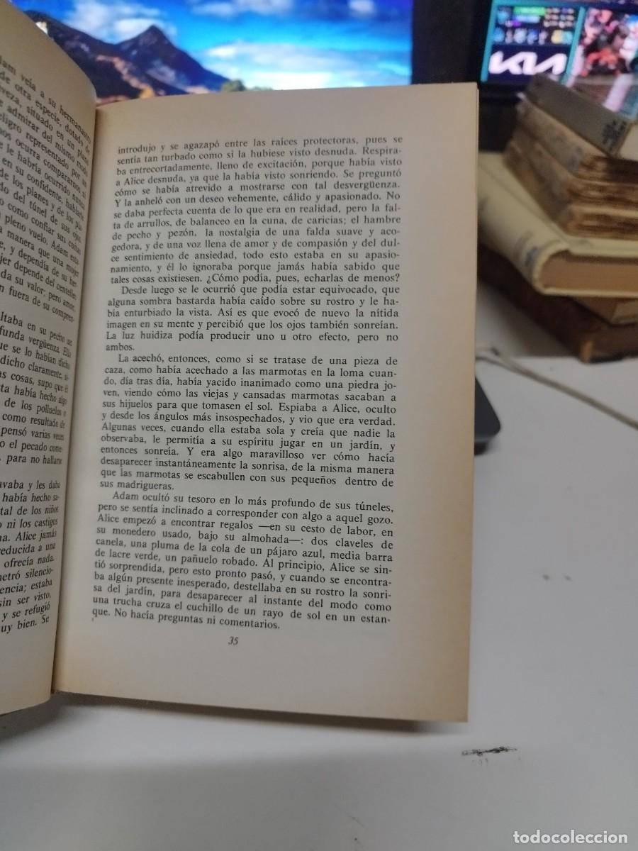 Libros de segunda mano: Al este del ed&eacute;n. John Steinbeck. Caralt. - Foto 2