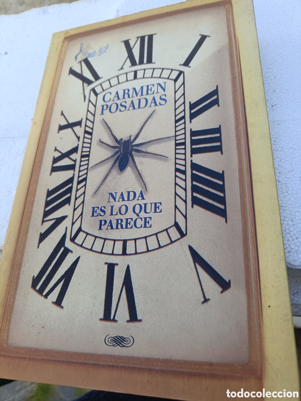 Libros de segunda mano: Nada es lo que parece Carmen Posadas dedicatoria aut&oacute;grafa - Foto 1