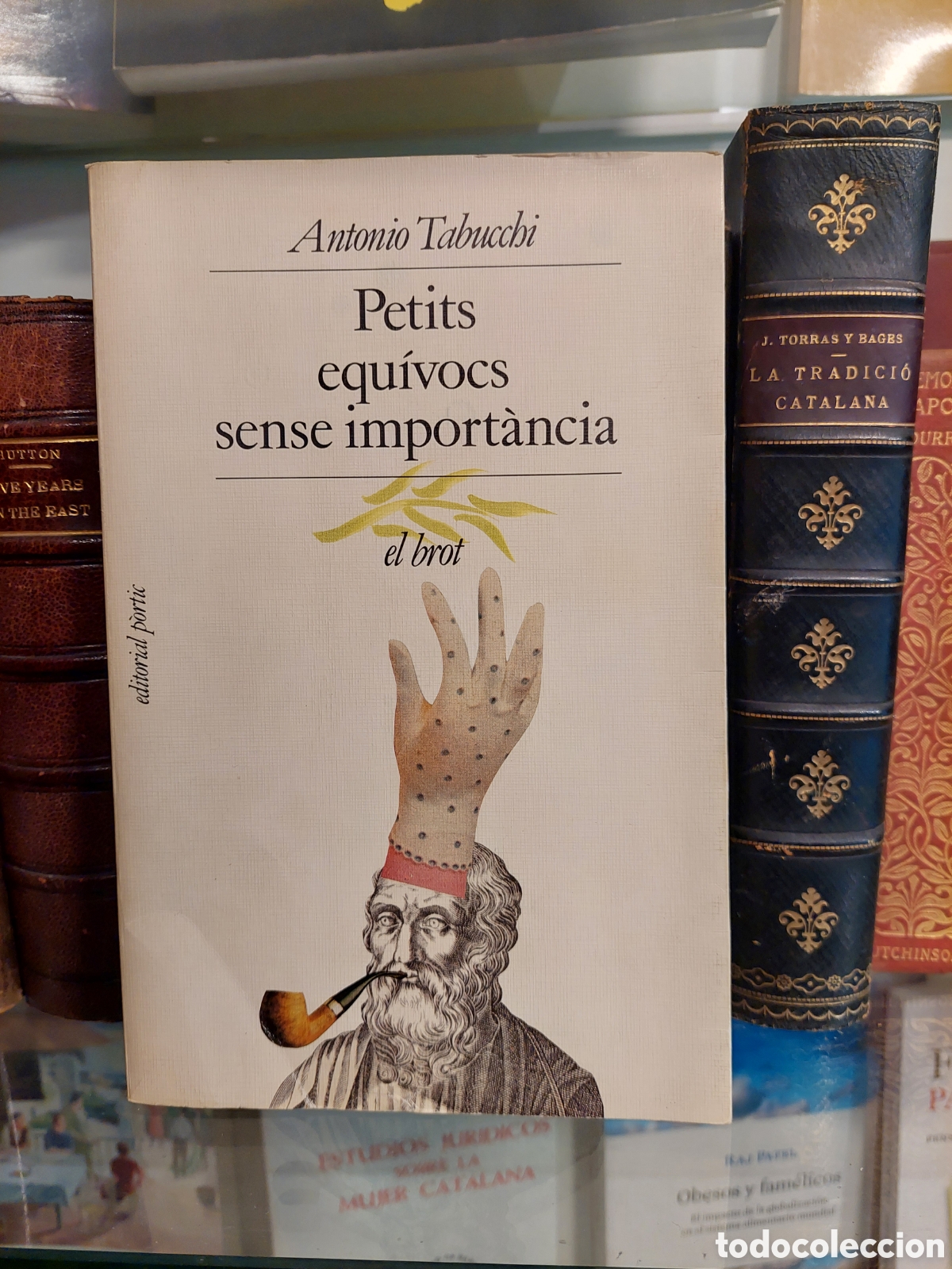 Libros de segunda mano: Petits equ&iacute;vocs sense import&agrave;ncia. Antonio Tabucchi. - Foto 1