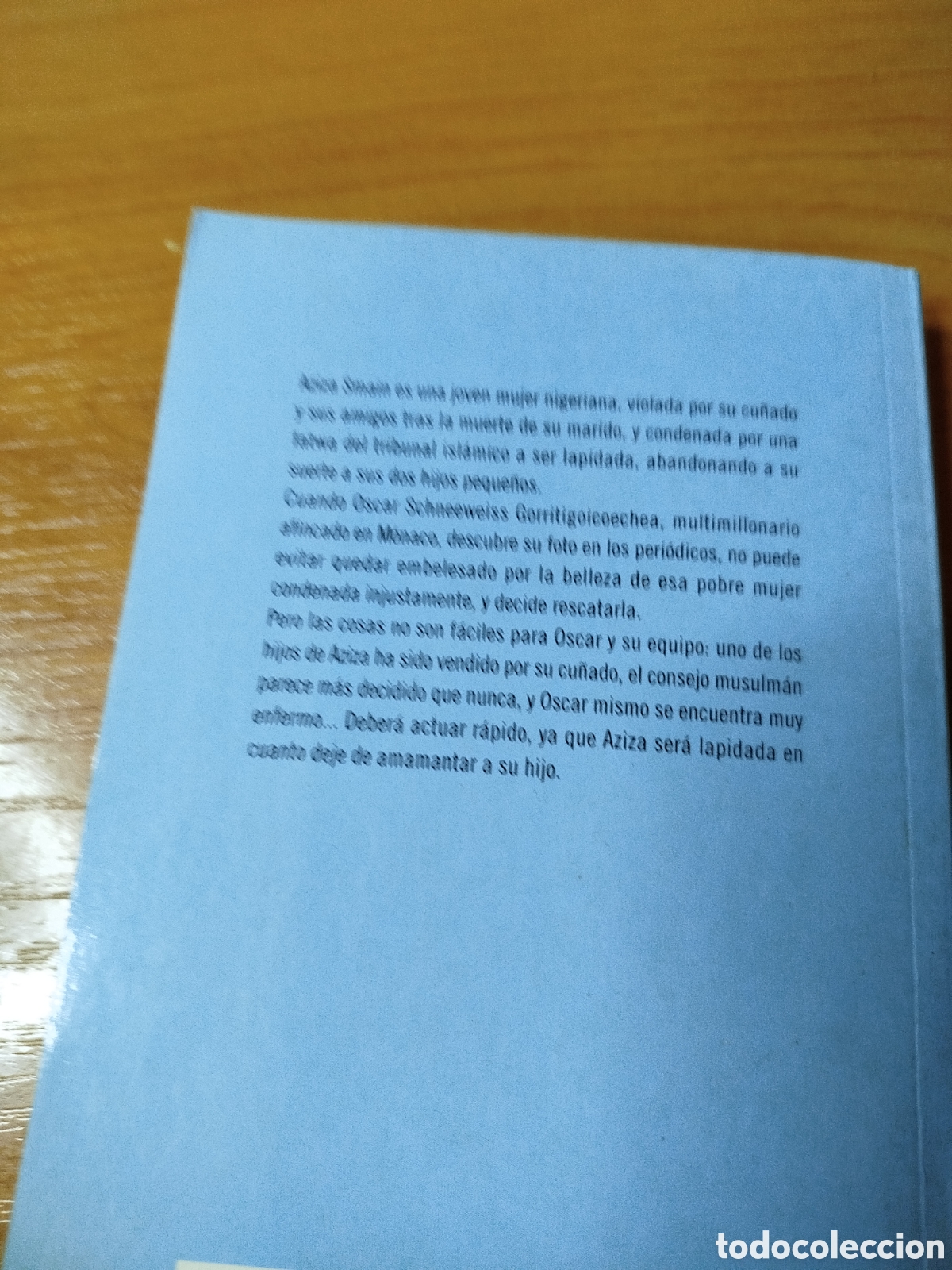 Libros de segunda mano: El le&oacute;n invisible. Alberto V&aacute;zquez Figueroa. Debolsillo - Foto 2